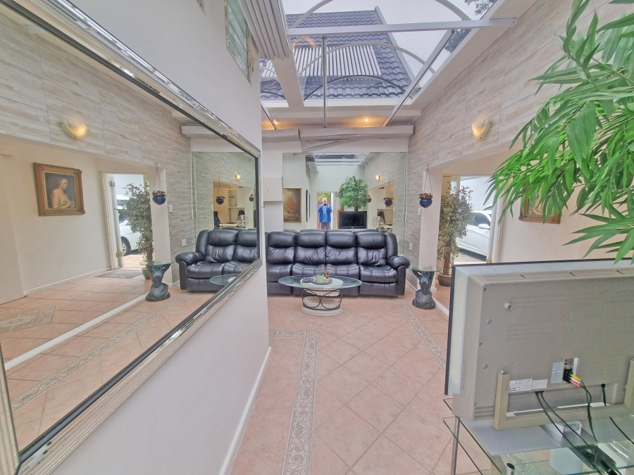To Let 1 Bedroom Property for Rent in Hout Bay Western Cape